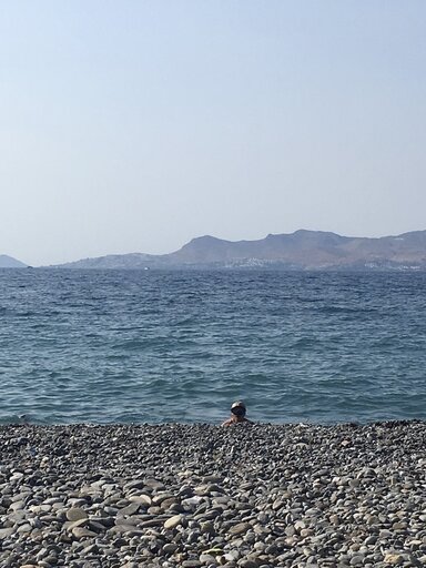 Zu sehen ist das Mittelmeer mit einer Robe Smily